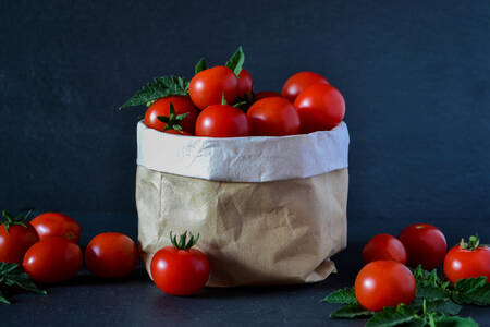 Tomates en una bolsa