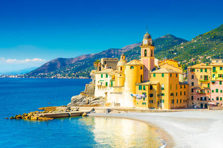 Город Камольи в Лигурии