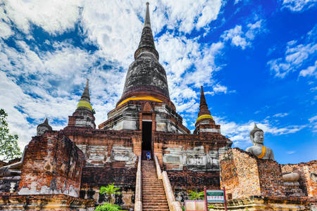 Wat Yai Chai Monghon Tapınağı
