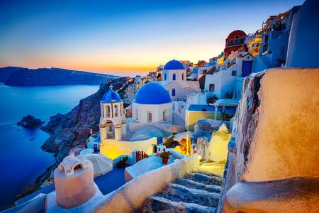 El pueblo de Oia en la isla de Santorini