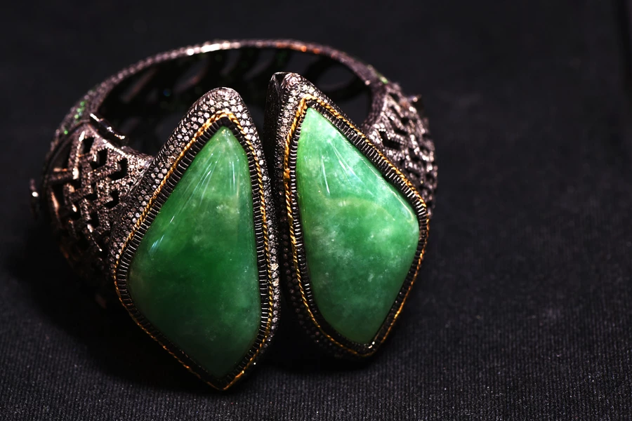 Armband mit Jade