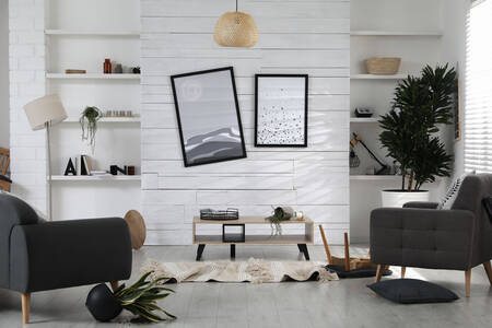 Chaotický interiér obývačky