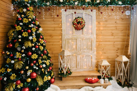 Dekoracija doma na otvorenom za Božić