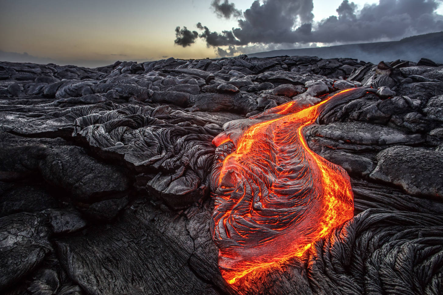 Картина лава вулкана магма