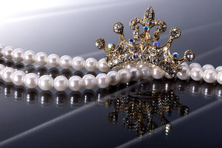 Tiara and pearls