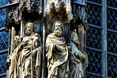 Aachen Katedrali'ndeki heykeller