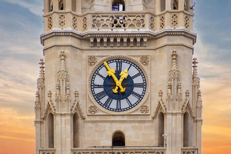 Relógio na torre da Prefeitura de Viena