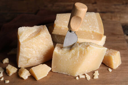 Parmezán sajt