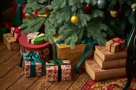 Geschenke unter dem Baum