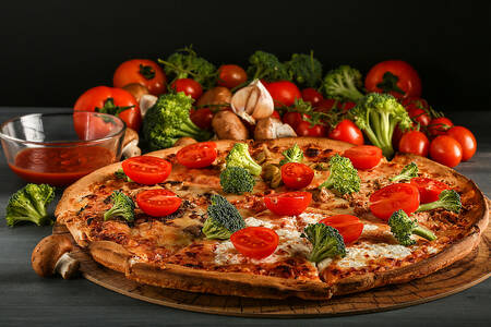 Pizza with fresh vegetables