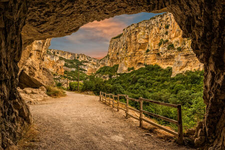 Lambir Gorge, Spain