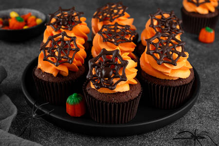 Halloweenské čokoládové cupcakes