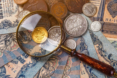 Starožitné bankovky a mince ruské říše