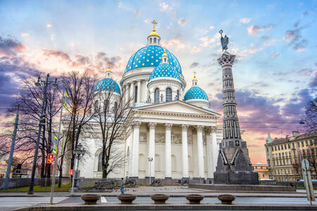 Dreifaltigkeits-Izmailovsky-Kathedrale