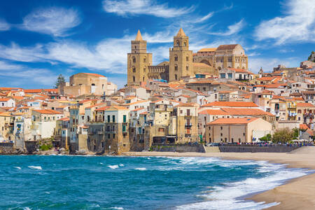 Blick auf die Stadt Cefalù