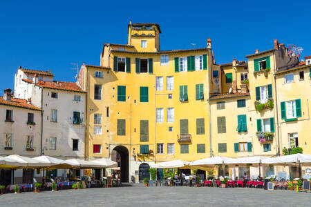 Amfitheaterplein, Lucca