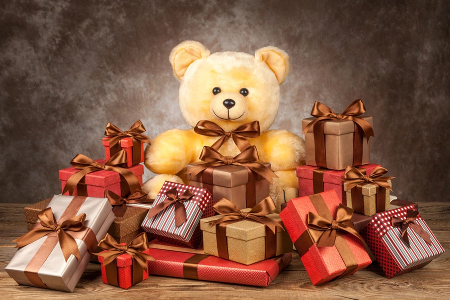 Ours en peluche et cadeaux