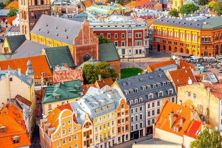 Farebné budovy v Rige