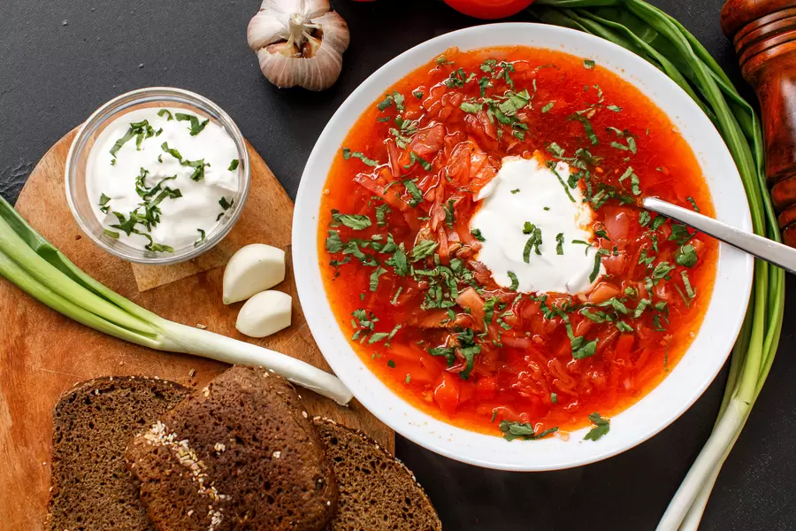 Traditionell ukrainsk borsch