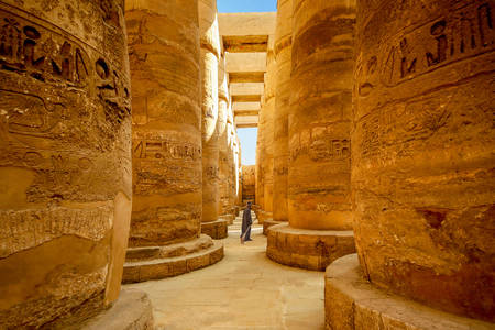 Kolumny świątyni w Karnaku