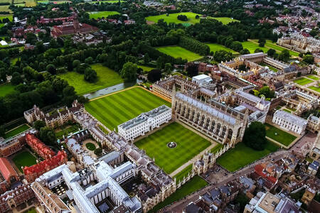 Widok z góry na Uniwersytet Cambridge