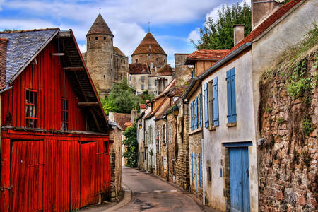Calles en el pueblo de Semur-en-Auxois
