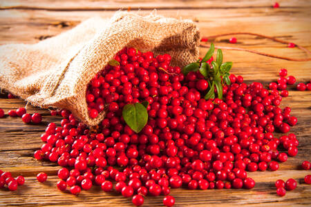 Cranberries on a wooden table