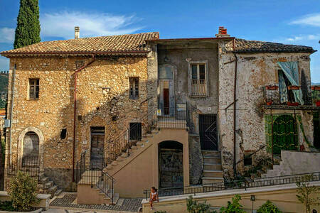 Casă veche în Campoli Appennino