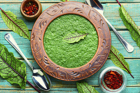 Zelená polievka so šťaveľom