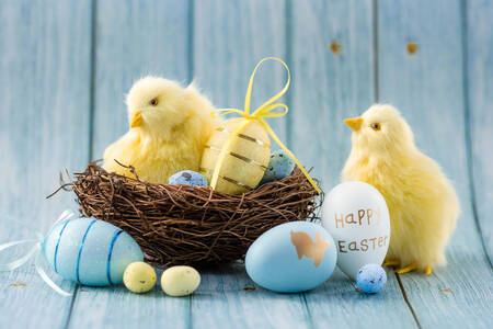 Easter eggs and chicks