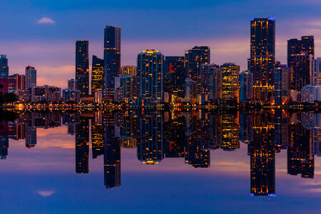 Rascacielos de miami de noche