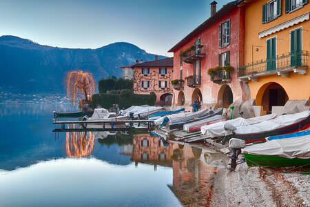 Bateaux sur le lac de Côme, Italie