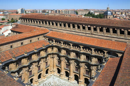 Luchtzicht op de Universiteit van Salamanca