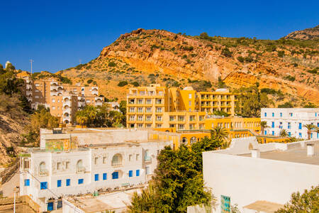 Tunéziai város a hegyekben