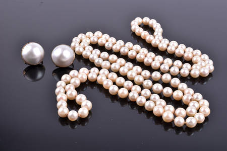 Ensemble de bijoux en perles