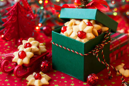 Biscuits dans une boîte cadeau