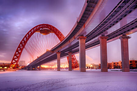 Die Schiwopisny-Brücke in Moskau