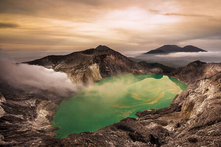 Meer in de krater van de Ijen-vulkaan