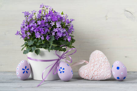 Maceta y huevos de Pascua