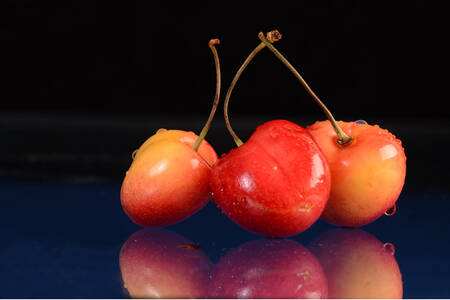 Tri trešnje izbliza