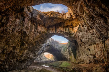 Devetaki mağaraları