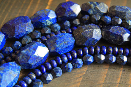 Broušené korálky lapis lazuli