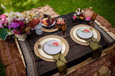 Сватбена маса на булката и младоженеца