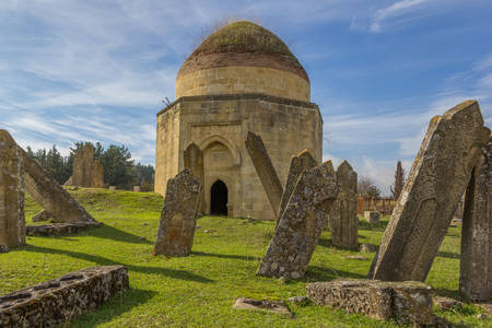 Egy ősi temető Shemakha városának közelében