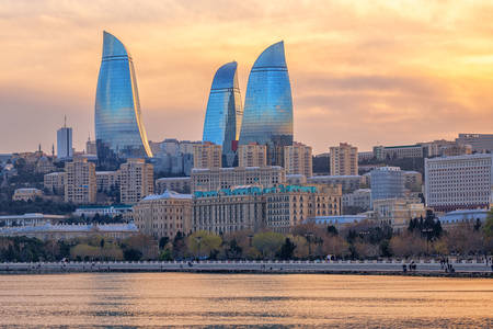 Pohled na Flame Towers v Baku