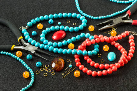 Tools, beads and accessories
