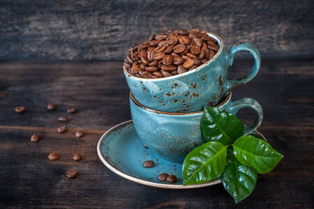 Grains de café dans une tasse