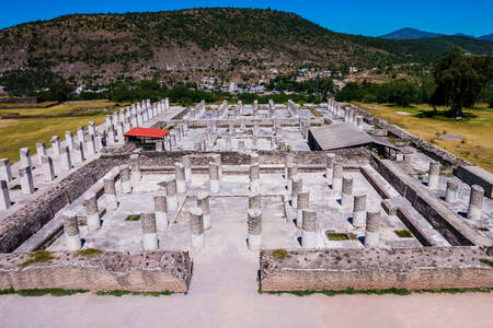 Vue sur les ruines du Palais brûlé, Tula