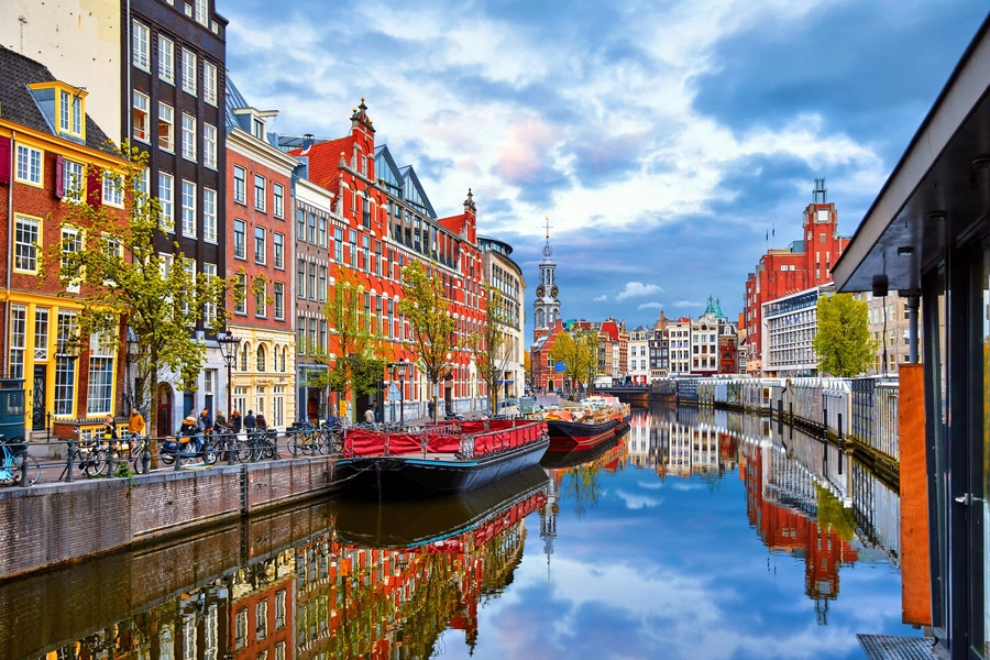 Kuće uz kanal u Amsterdamu