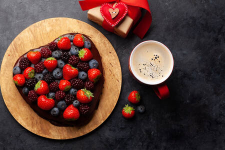 Ягодный торт и кофе